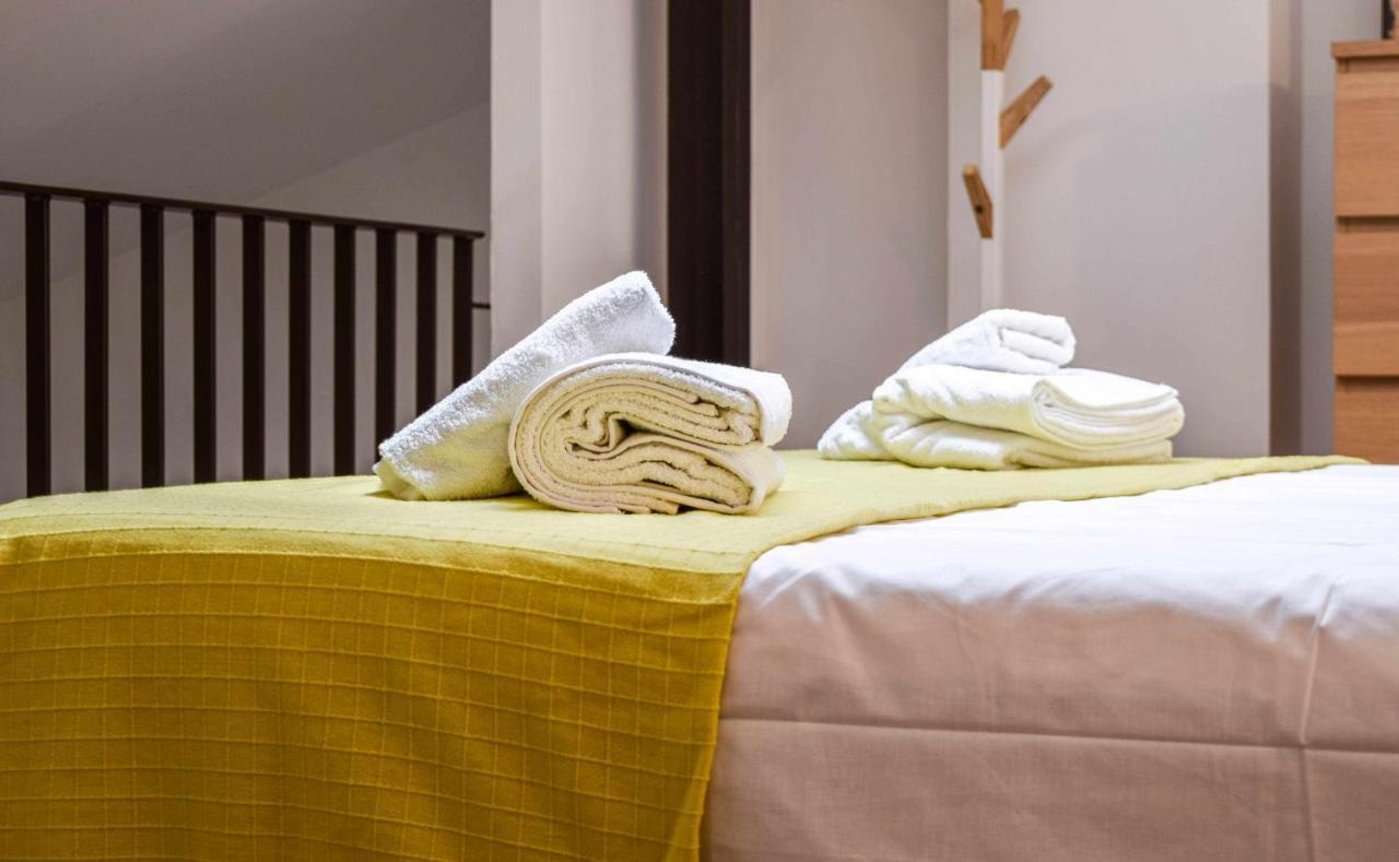 Loft Besalu Alojamiento Centrico Y Acogedor Ngoại thất bức ảnh